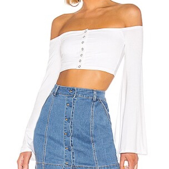 Lovers + Friends Tops - Alessandra Top Lovers+Friends / Revolve off the shoulder flared button crop top